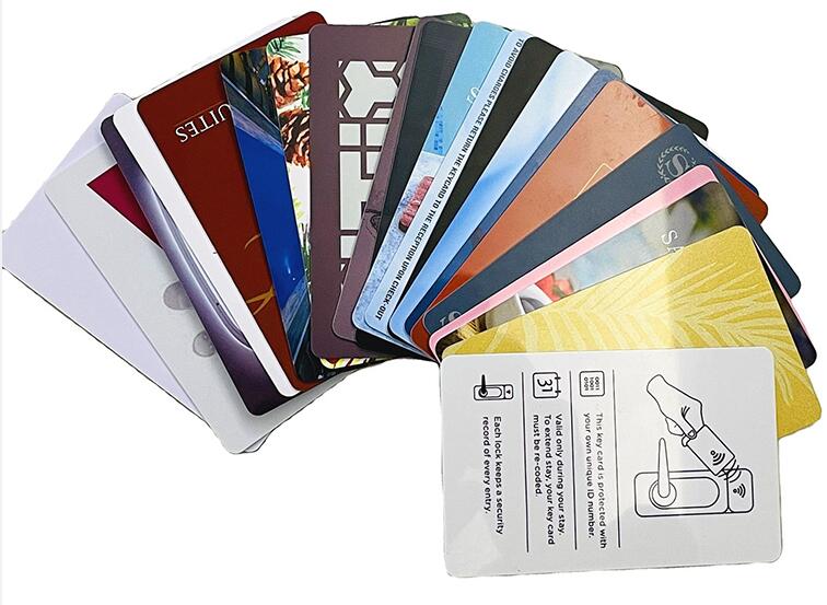 Смарт-карталар смарт-карталар сандық сценарийлерде қалай ерекшеленеді және чип деңгейіндегі қауіпсіздік, көп функционалдылық пен беріктікпен өнеркәсіптік шығындарды азайтуды қалай көрсетеді?